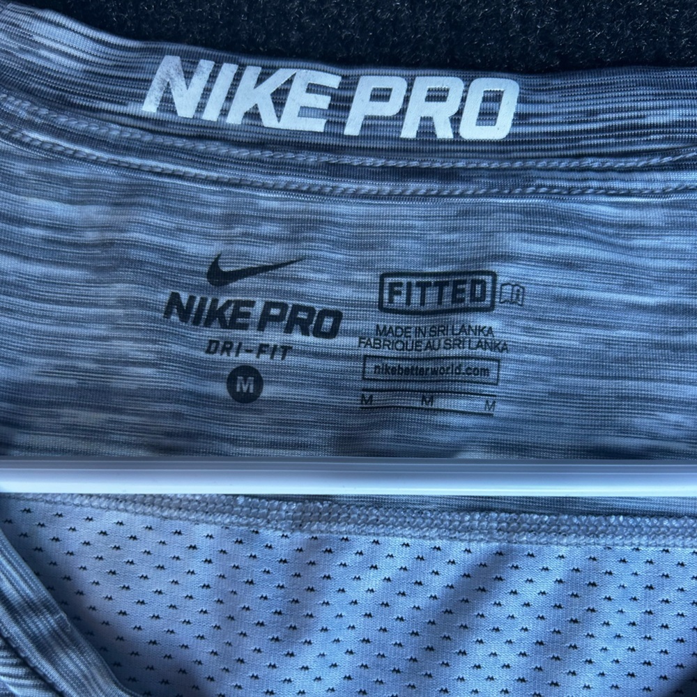 Nike Pro Gray Sleeveless Athletic Top (Men’s M) - Picture 3 of 3